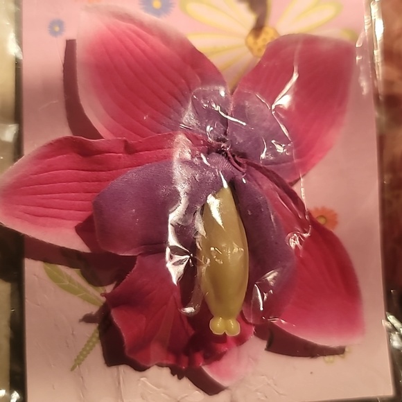 NWOT LOT of 5 Lighting flower brooches. - Picture 2 of 12